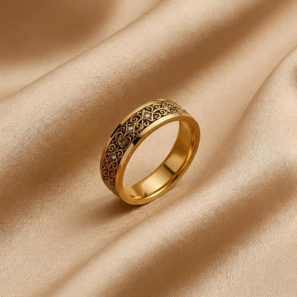 Exotischer feiner Goldring mit Hohldesign