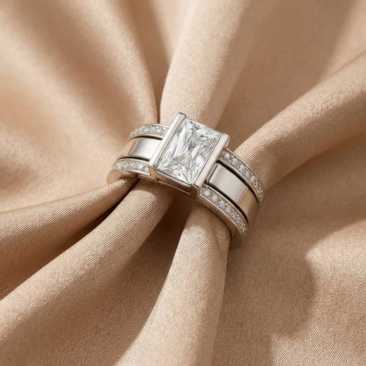 Vintage-Ring mit eingearbeitetem Kristall